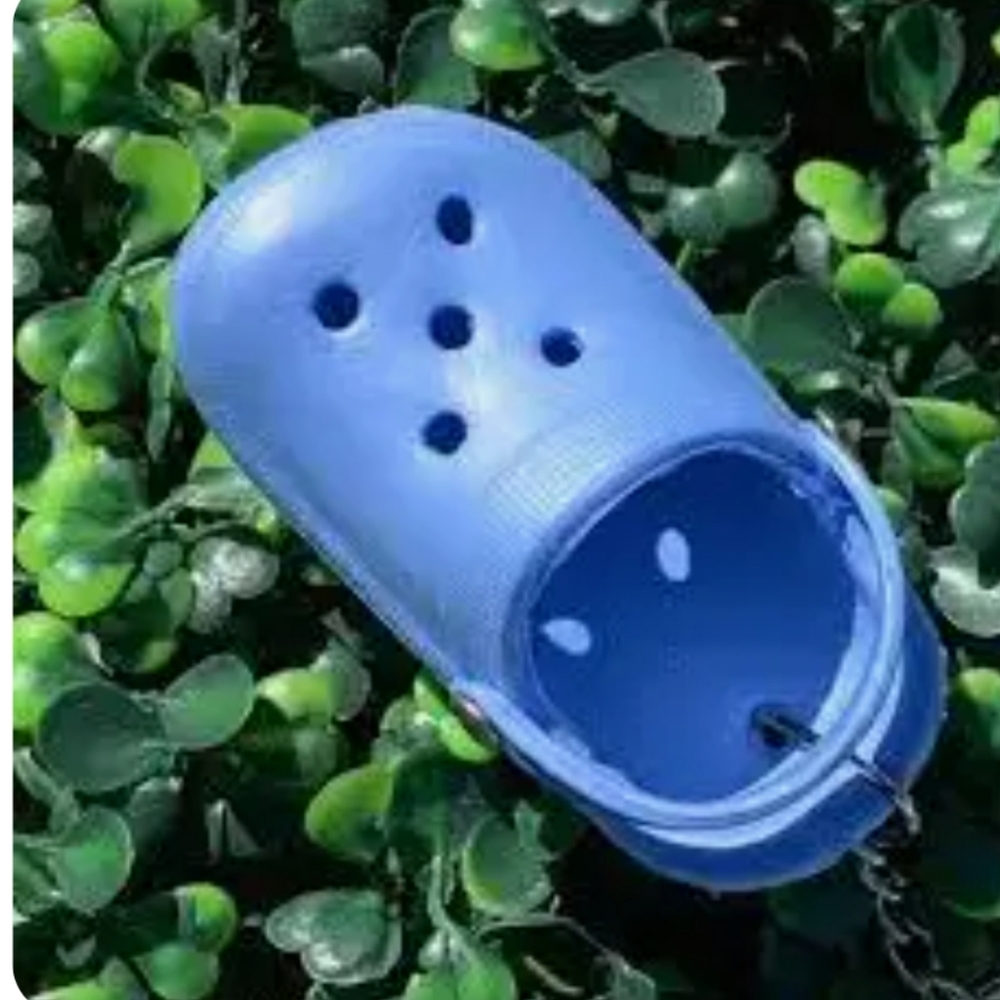 Blue Crocs Keychain - Picture 4 of 4